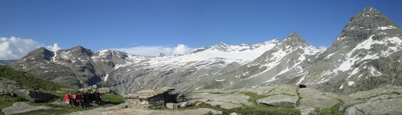 2 Vista dietro al rifugio