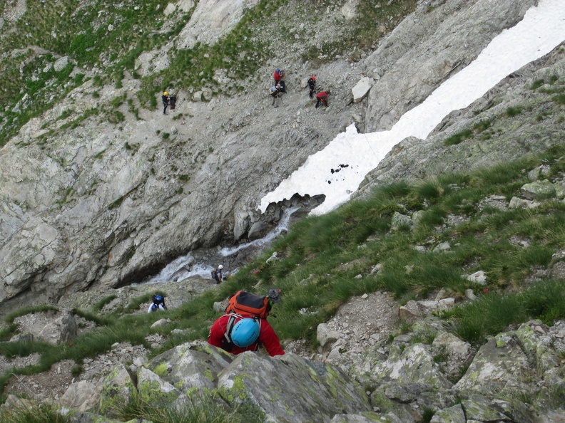 IMG_4282_Canale_di_roccette_sopra_il_ruscello.JPG