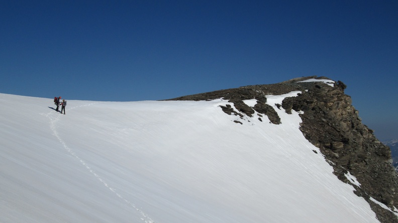 IMG 4457 Gian Maria e Paola arrivano sulla vetta dell  Albaron 3637m 9am